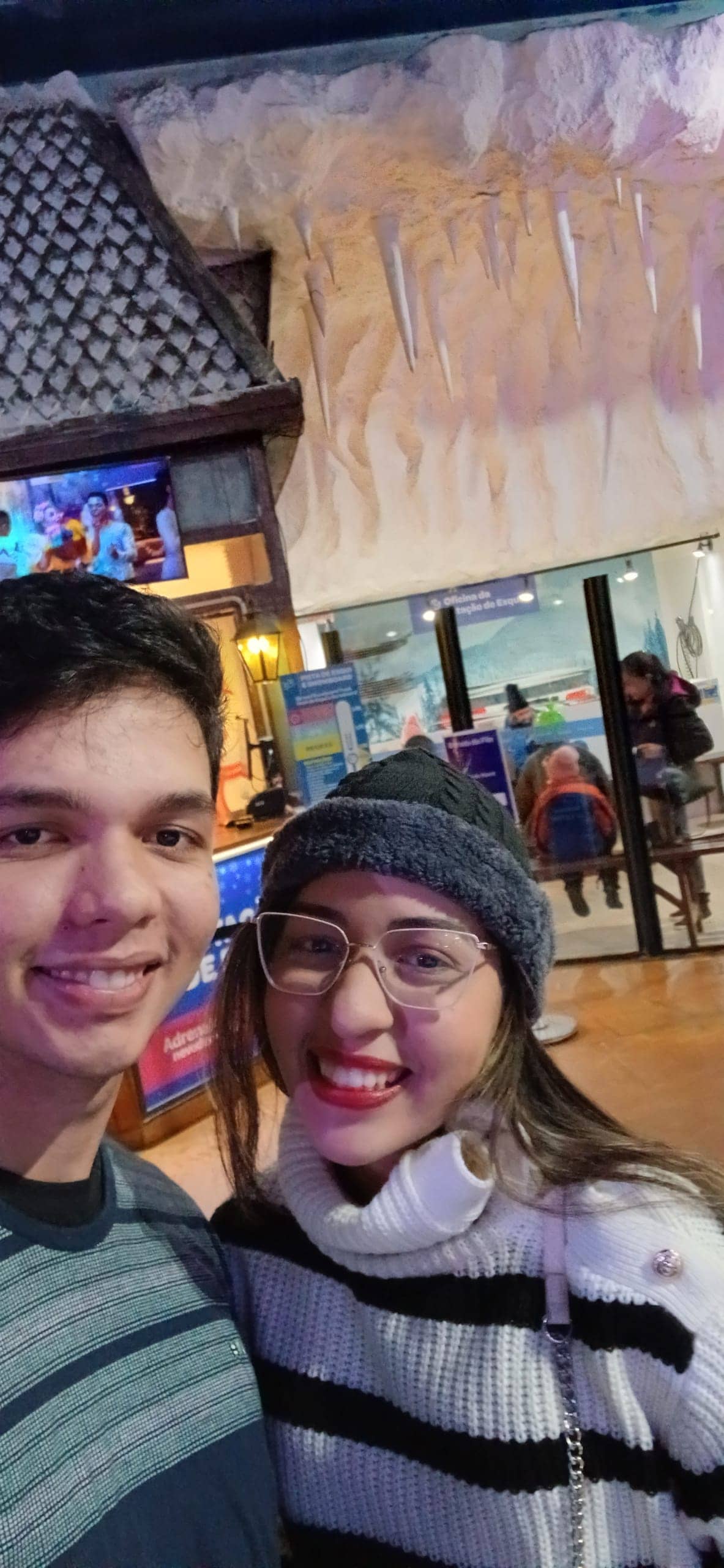 Selfie de Jonas e Kellyane no Snowland